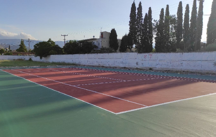 Γήπεδο τένις στο Δημοτικό στάδιο Ψαχνών